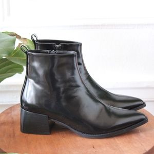 E8 by MIISTA Glossy Chelsea Boots